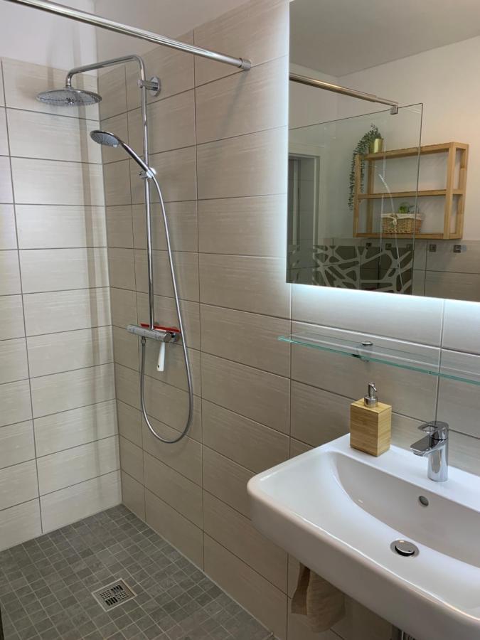 Neu: Gruene Idylle Nahe Hauptbahnhof & Hufeisensee Галль Экстерьер фото